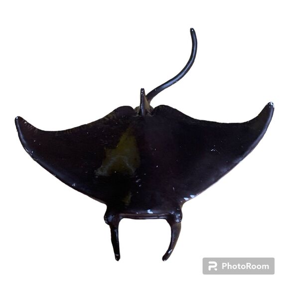 Dive Deep into Vintage Charm: Hand-Painted Bullyland Mantaray (Made in Germany) - Picture 1 of 3